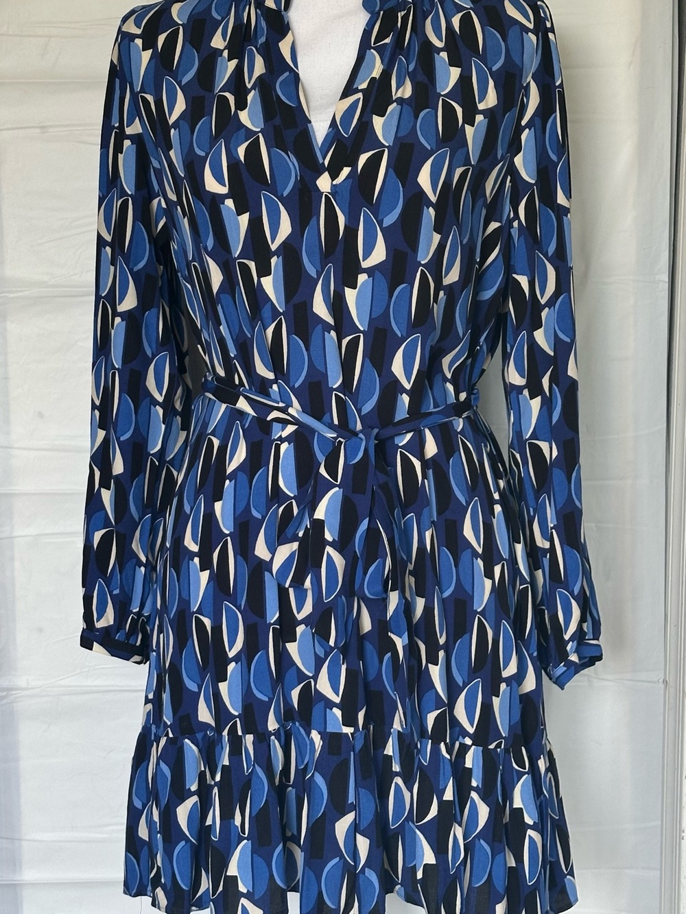 Zara Blue Geometric V-Neck Long Sleeve Dress